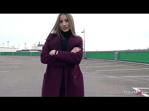 ❤️ ドイツ人スカウトマンは、夢のようにスティール、駐車場のテルテル、お金のためのセクシーに触れることです。 ️ ポルノ ❌️❤