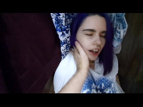 ❤️ 押し入れの中の姉ちゃんを発見し、イクのを手伝う ️ ポルノ ❌️❤